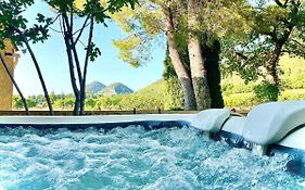 Entre vignes et horizon Appartement avec jacuzzi privatif et piscine commune chauffée
